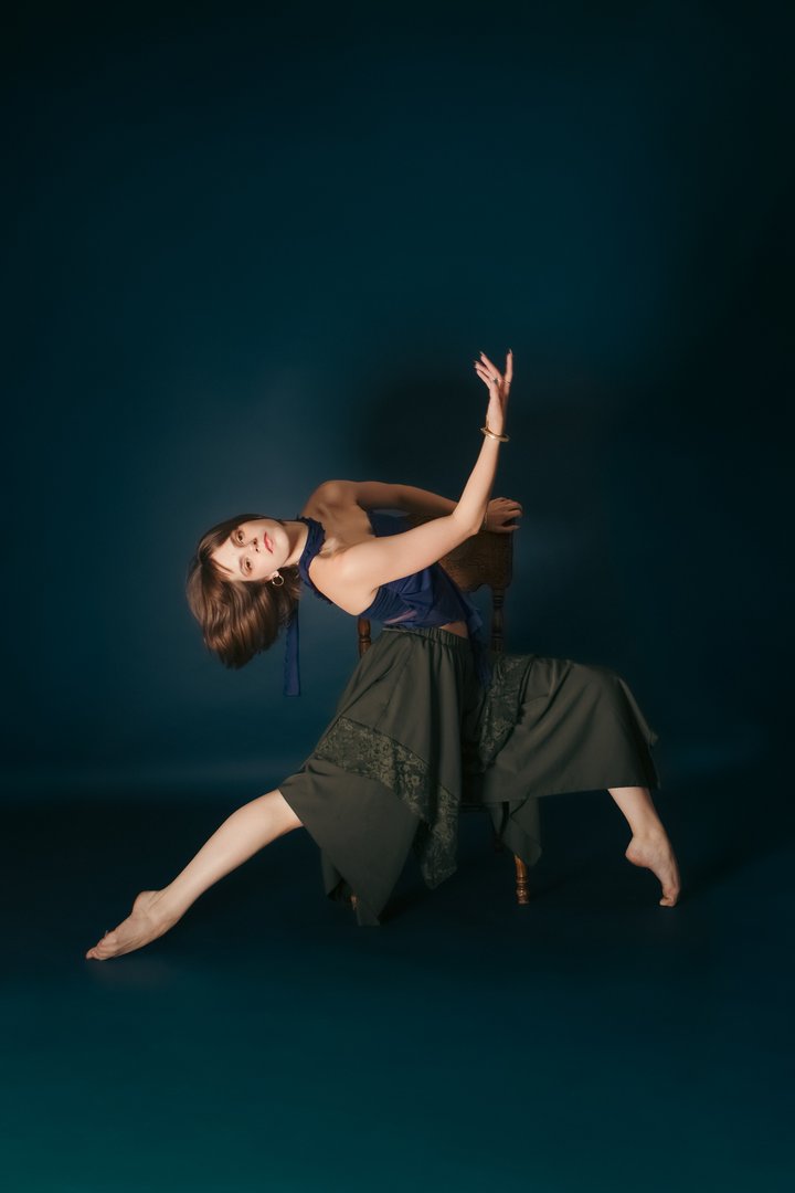 Leah Schwartzenberger in a contemporary dance portrait