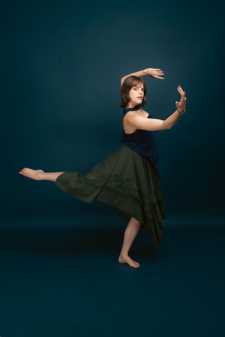 Leah Schwartzenberger in a contemporary dance portrait