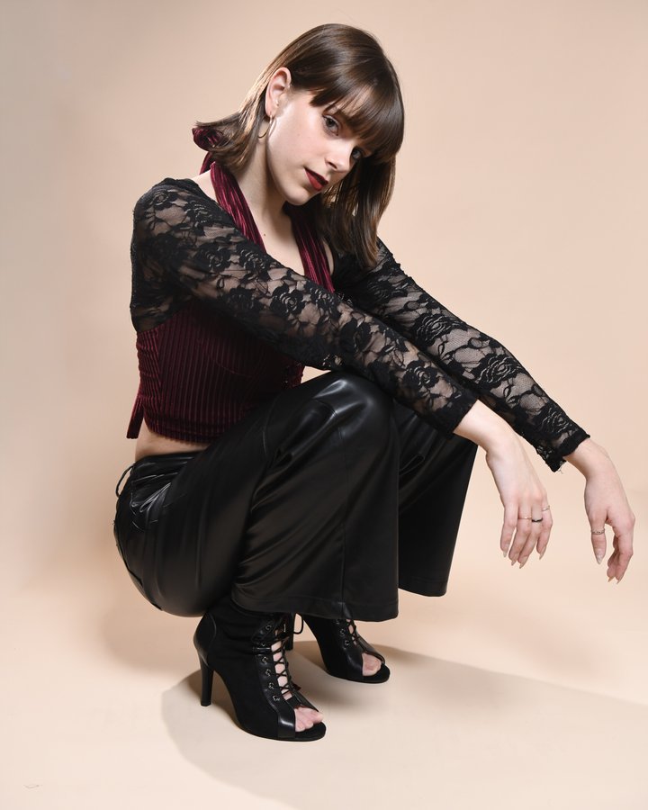 Leah Schwartzenberger in a heels dance portrait